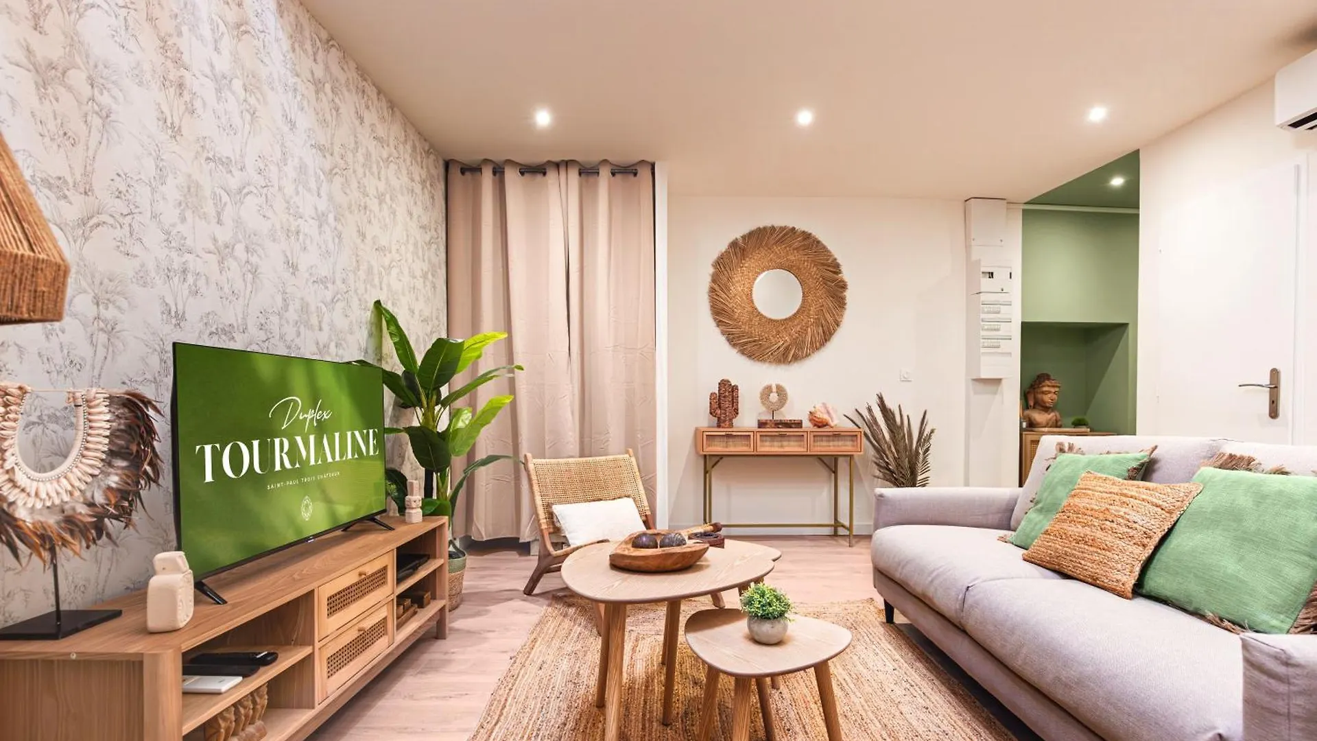 דירות סן-פול-טרואה-שאטו Le Tourmaline Duplex צרפת